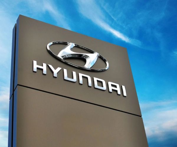 Managing Connected Accounts for Hyundai France with Stripe.